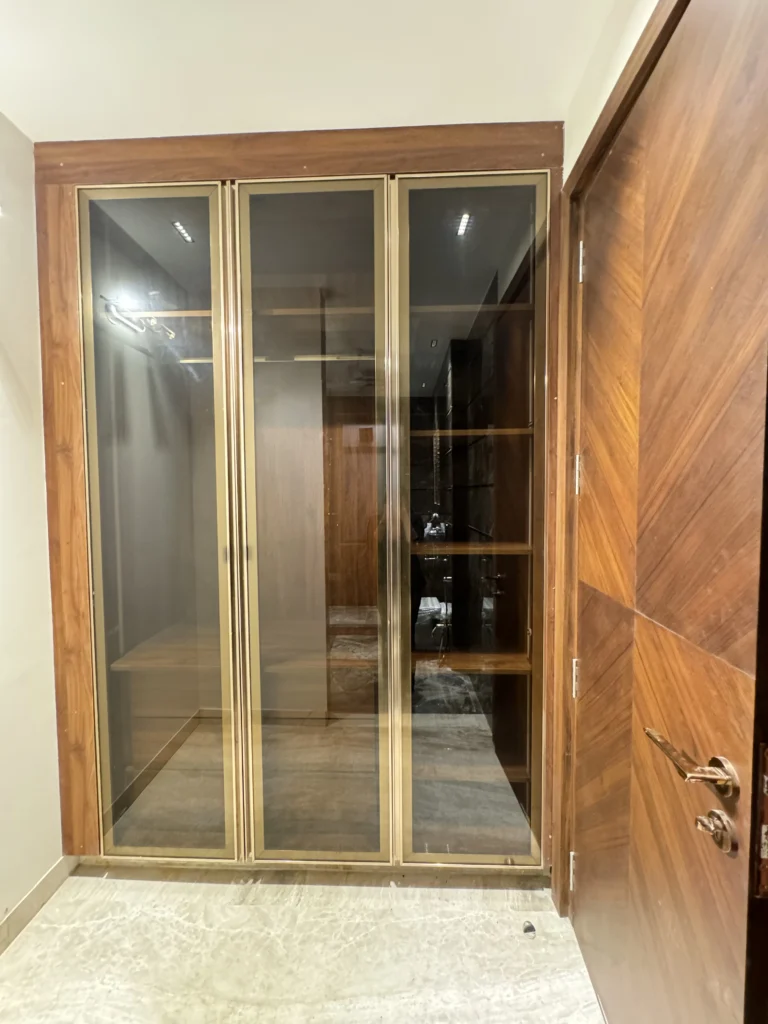 walk in wardrobe, dlf phase 1, gurgaon